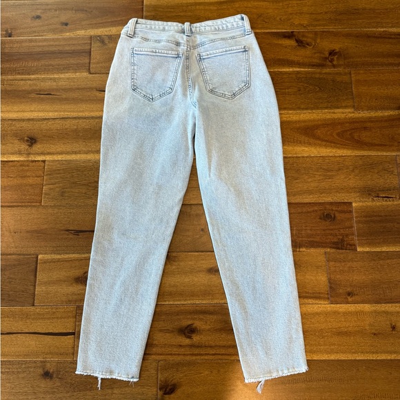 SO High Rise Mom Jeans. Size 0. - Picture 2 of 5